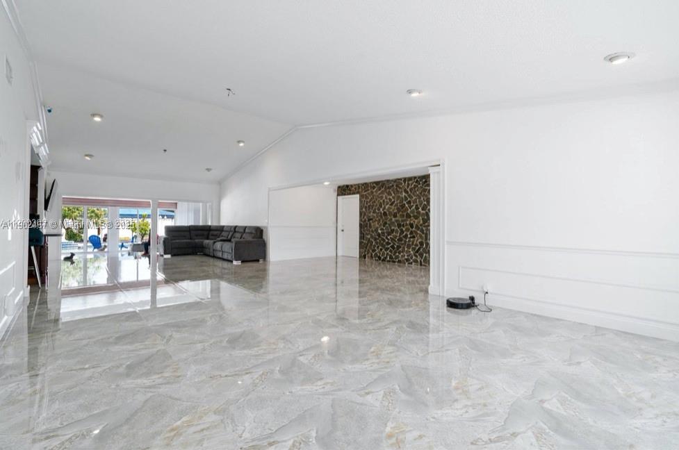 J G HEADS FARMS - Residential