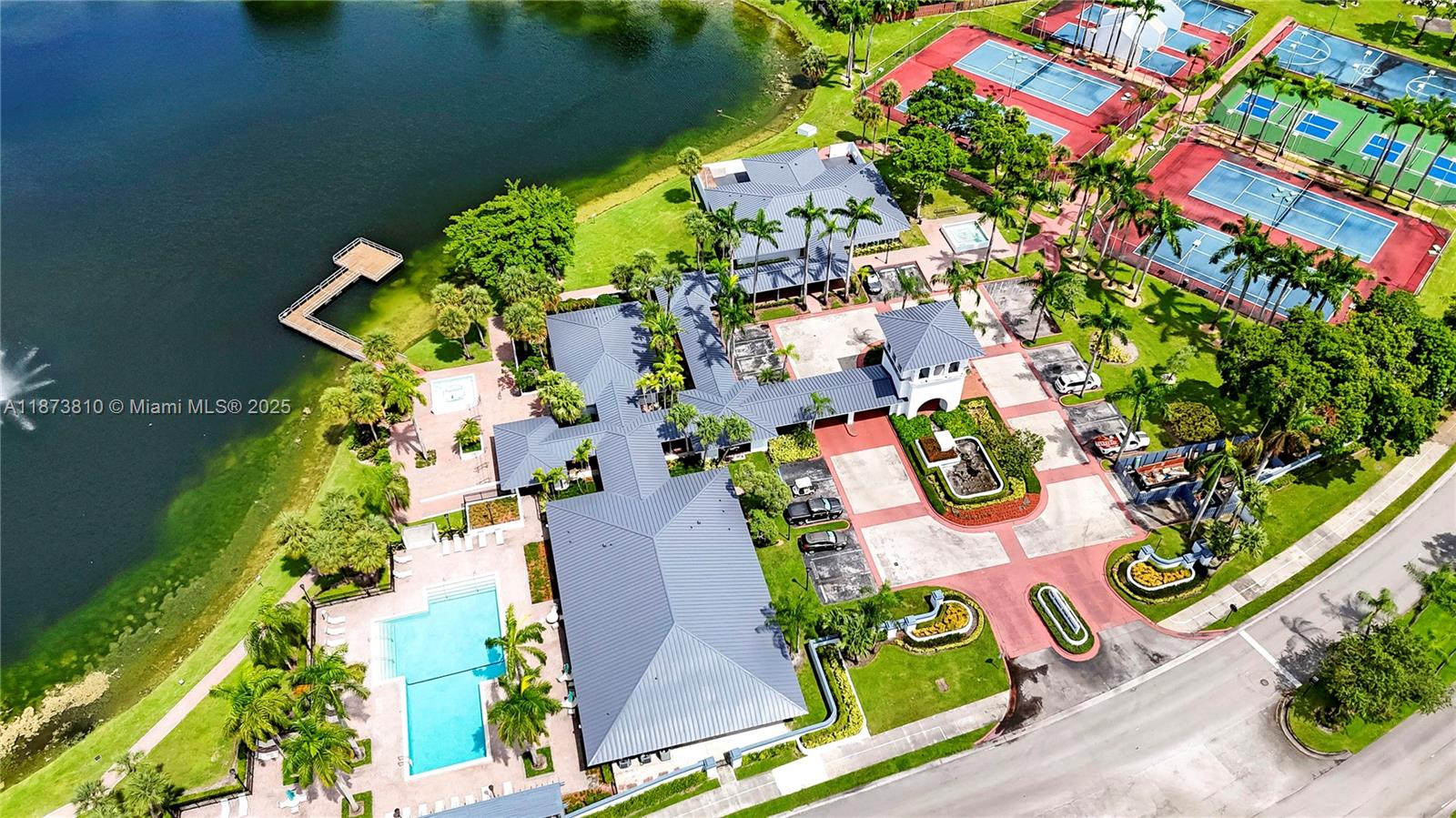 VILLA HOMES AT THE MOORS - Residential