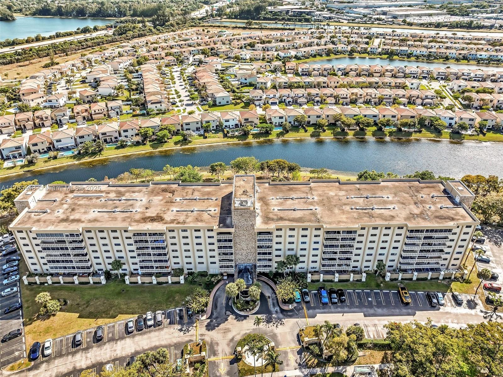 CANONGATE CONDO NO ONE - Residential