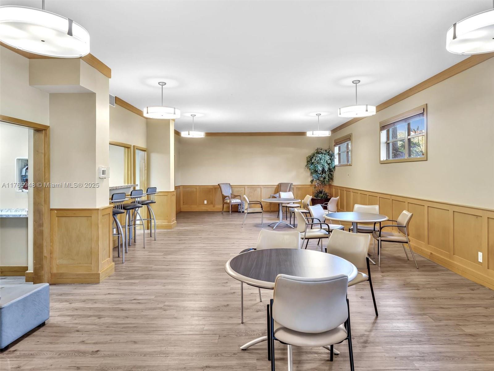 CANONGATE CONDO NO ONE - Residential