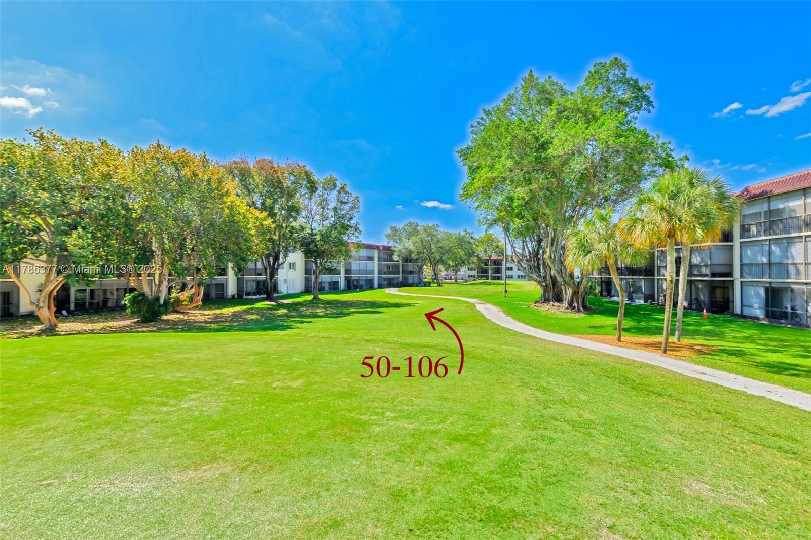 HOLLYBROOK GOLF AND TENNIS - Residential