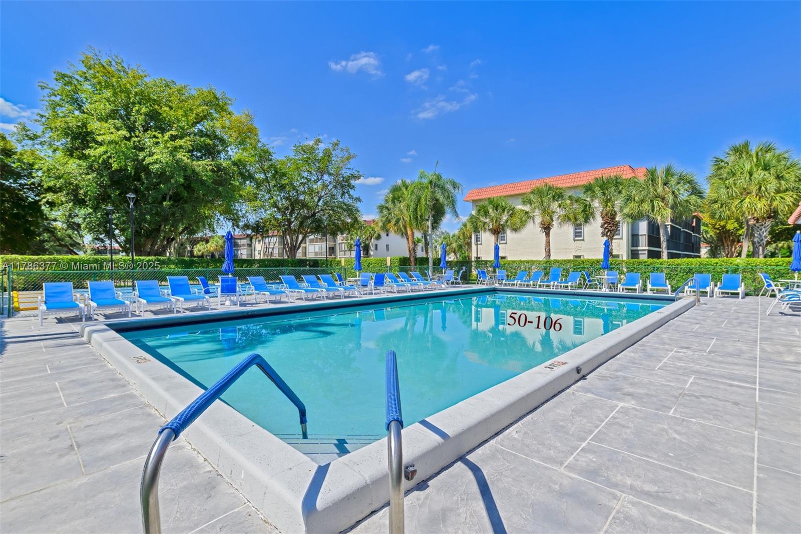 HOLLYBROOK GOLF AND TENNIS - Residential