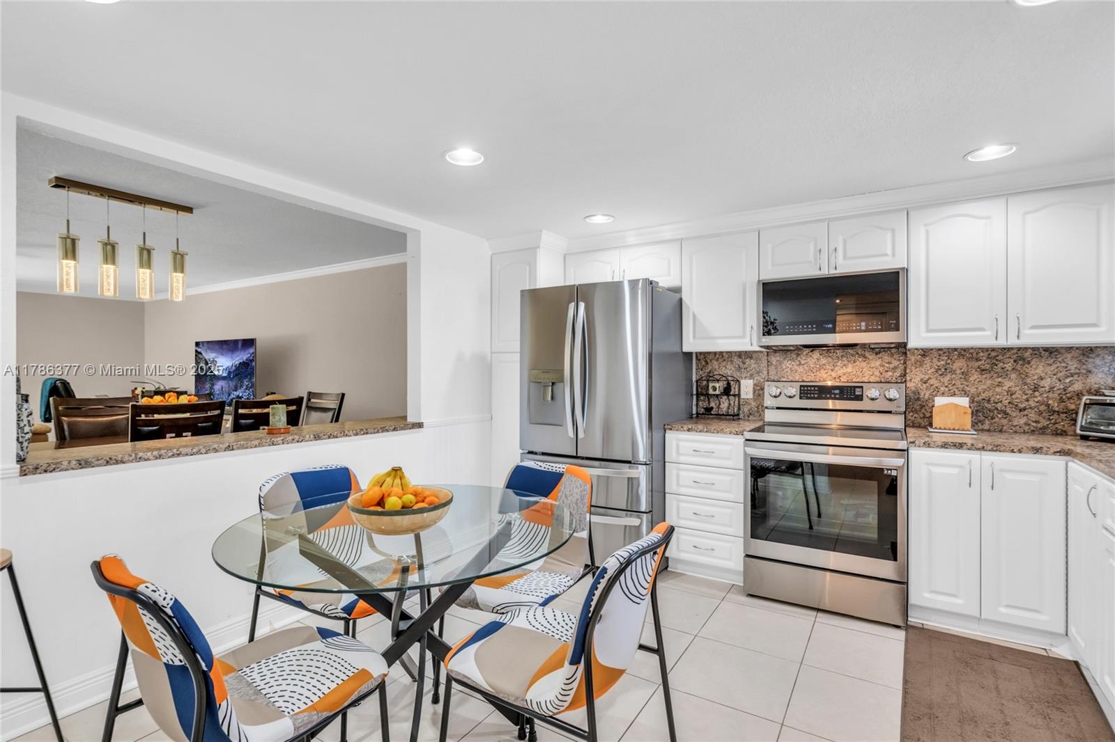 281 S Hollybrook Dr 106