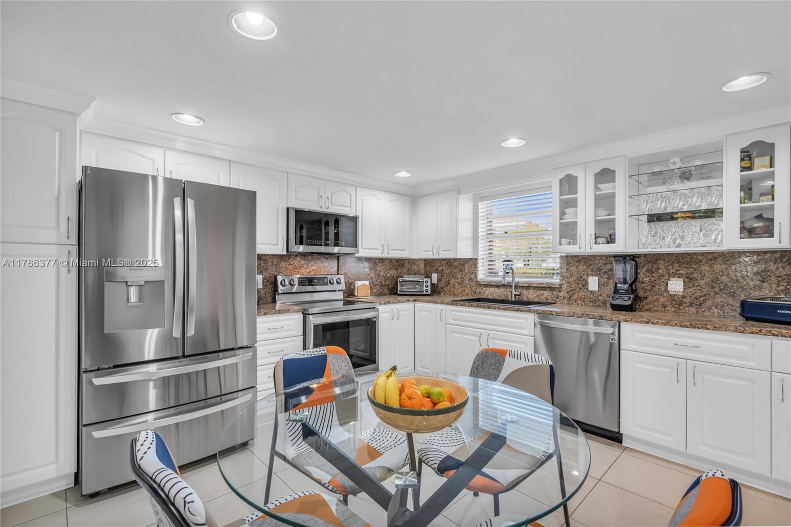 281 S Hollybrook Dr 106, Pembroke Pines, Miami-Dade County, Florida - 2 Bedrooms  
2 Bathrooms - 