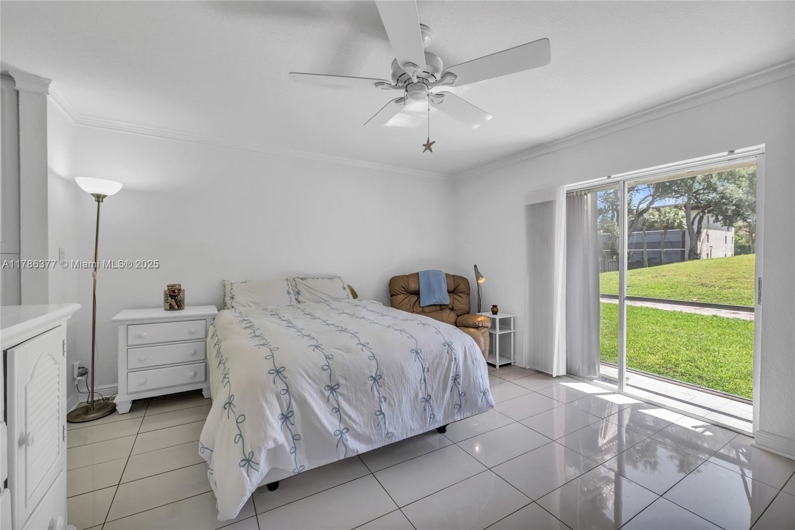 HOLLYBROOK GOLF AND TENNIS - Residential