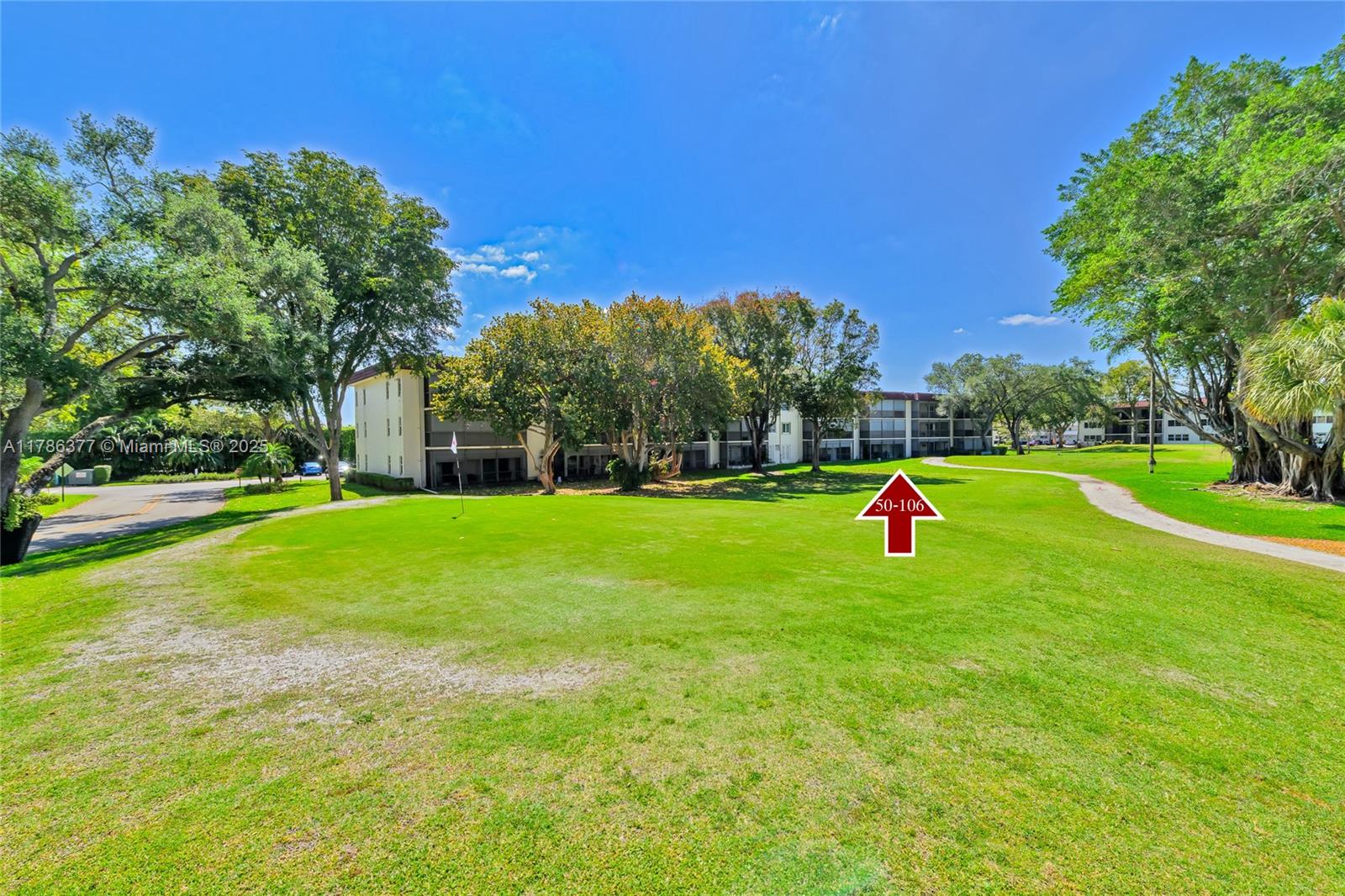 HOLLYBROOK GOLF AND TENNIS - Residential