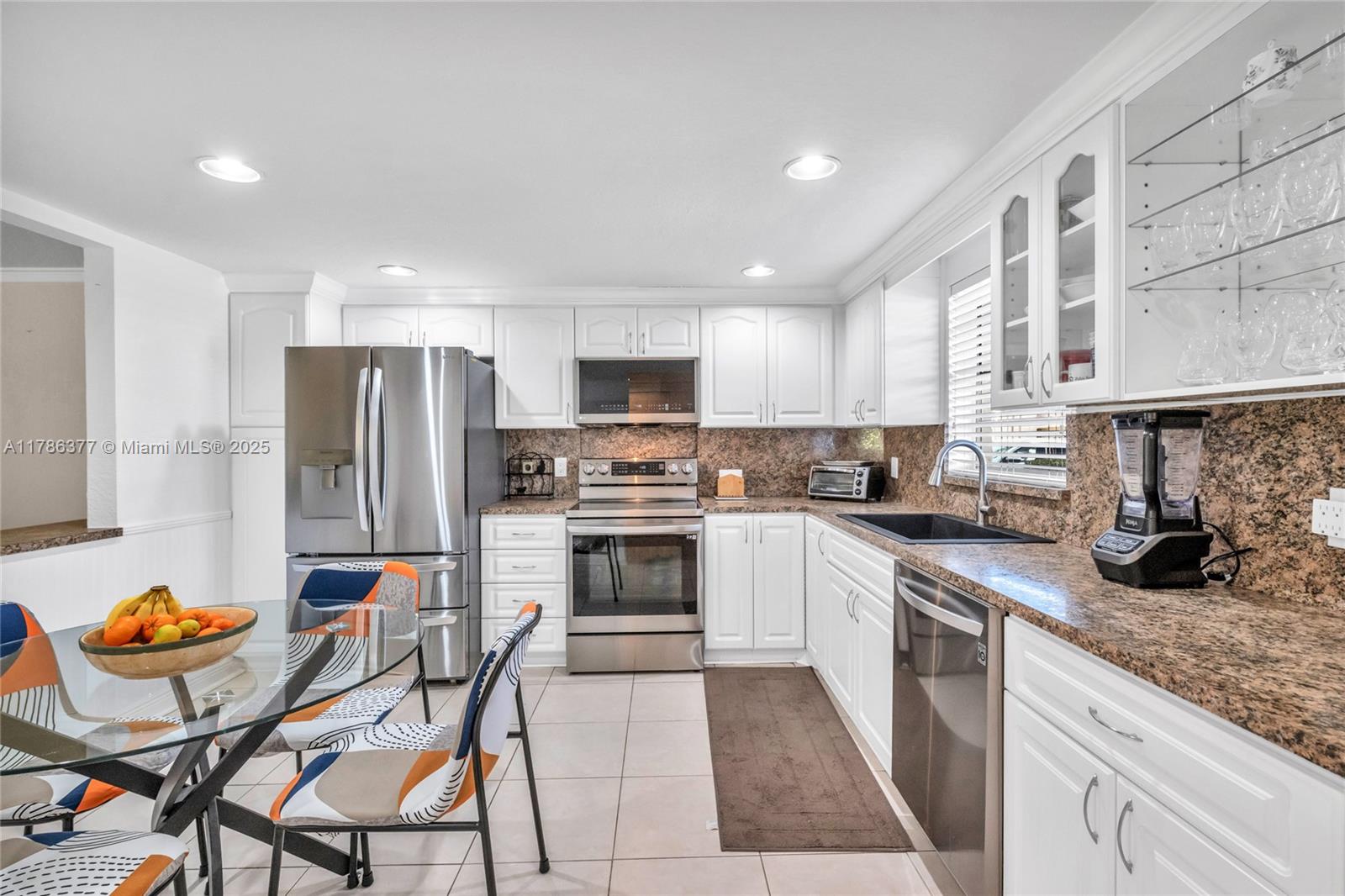 281 S Hollybrook Dr 106