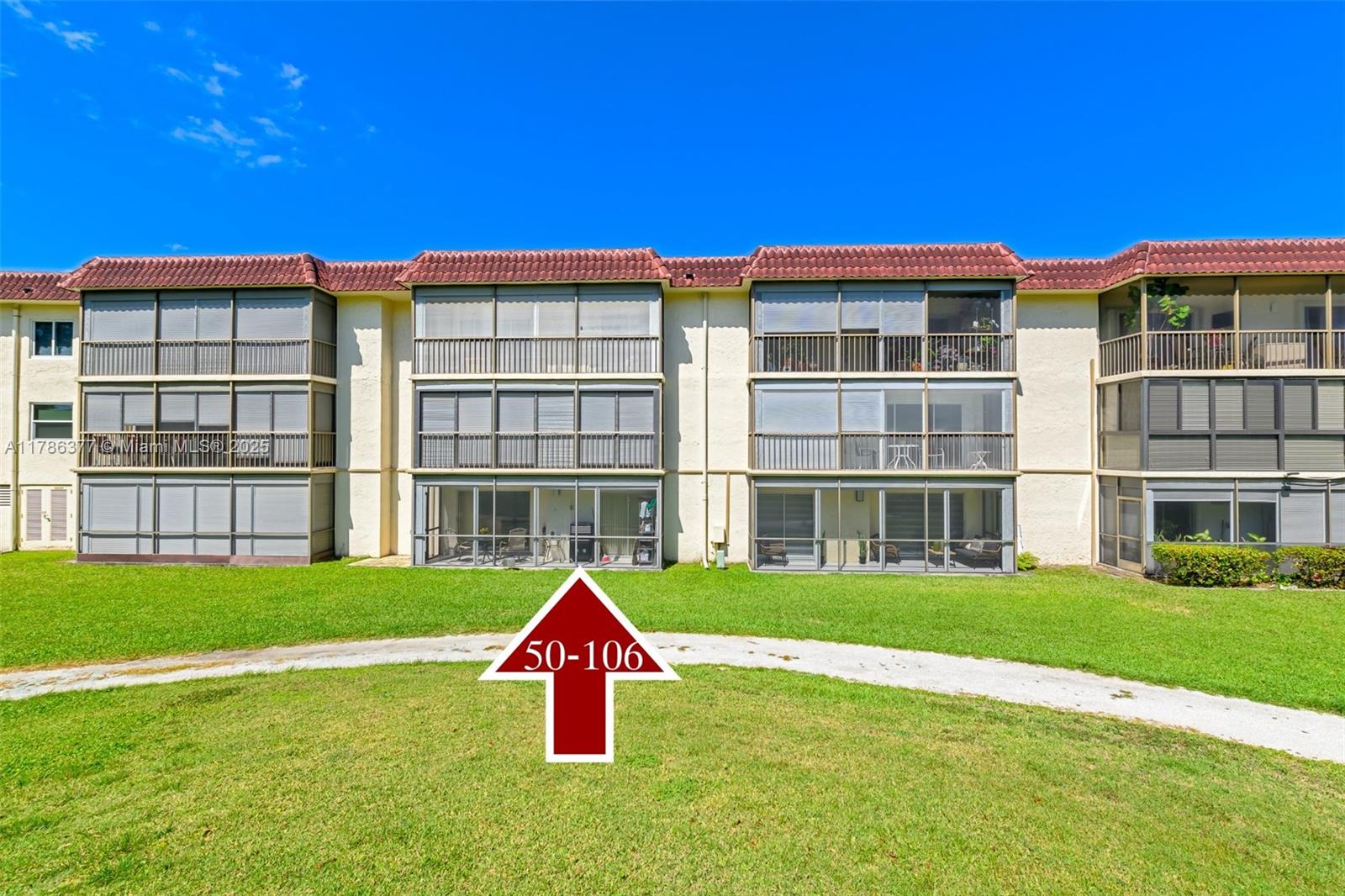 HOLLYBROOK GOLF AND TENNIS - Residential