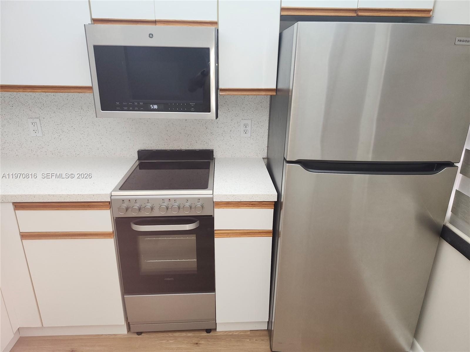 CAMBRIDGE AT CENTURY VILL - Residential