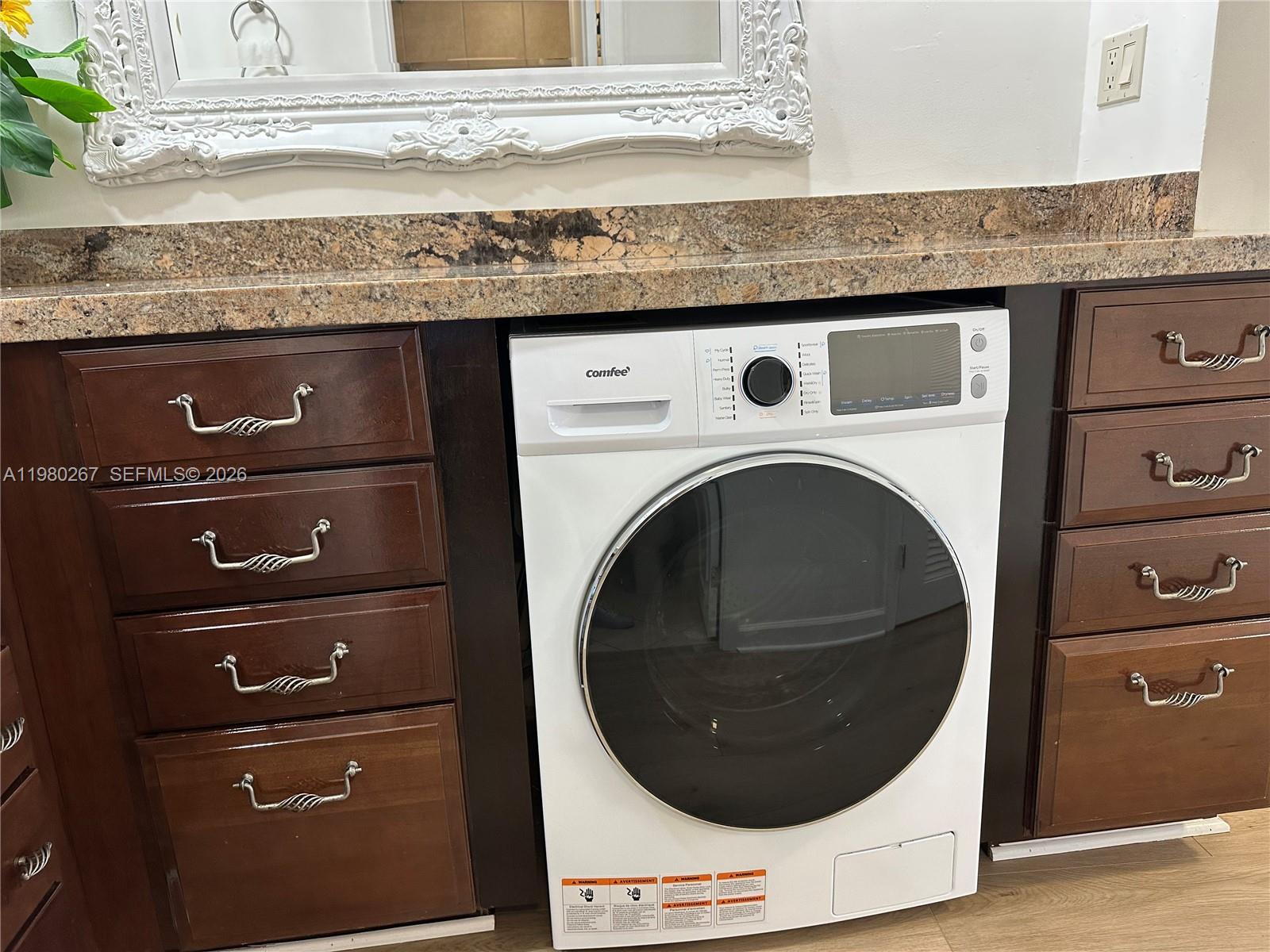 6039 Collins Ave 1136