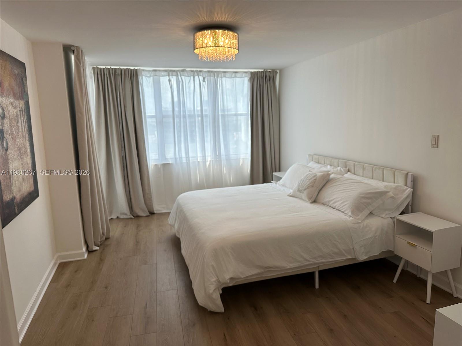 6039 Collins Ave 1136