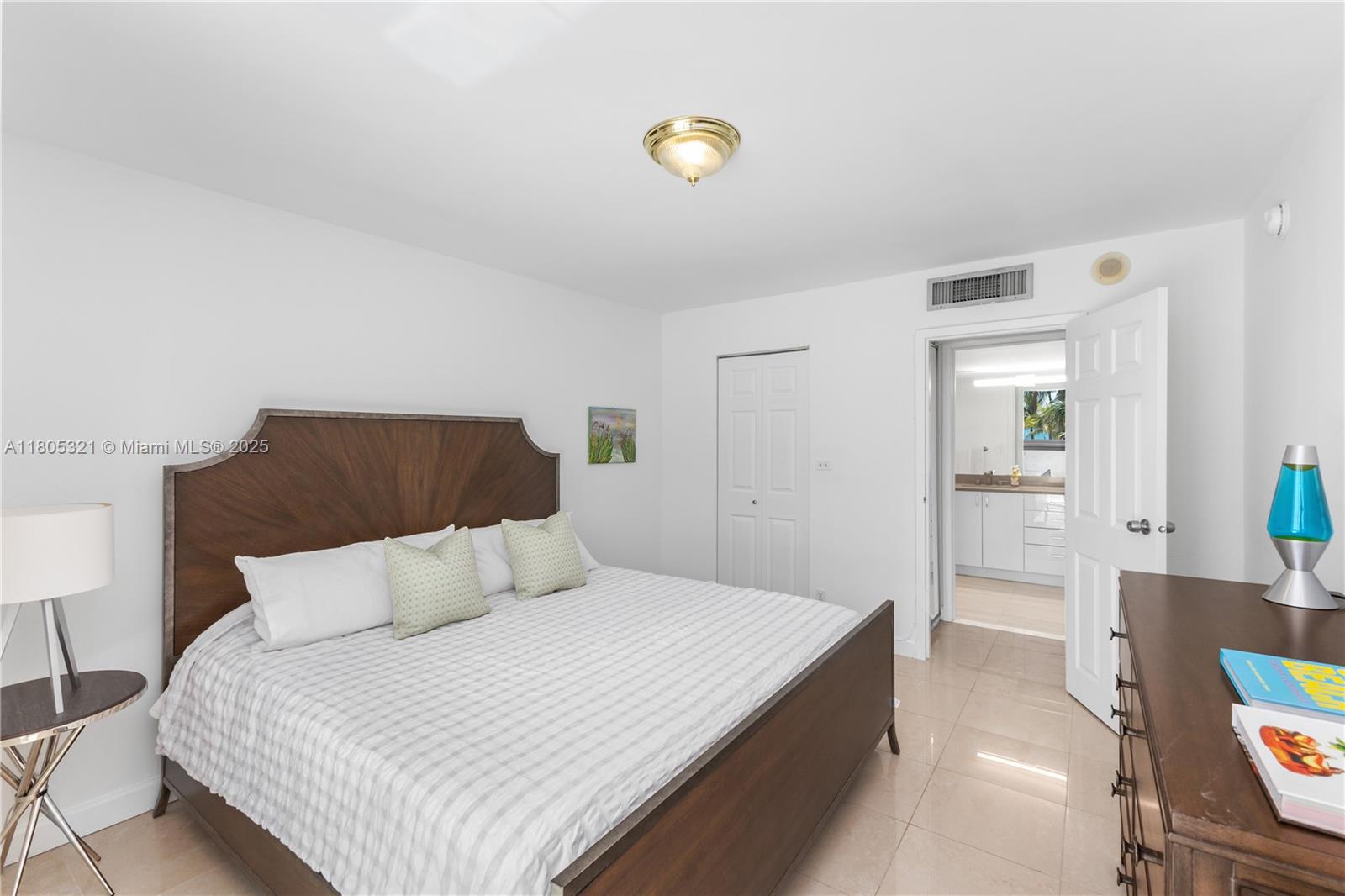 MIRASOL OCEAN TOWERS COND - Residential