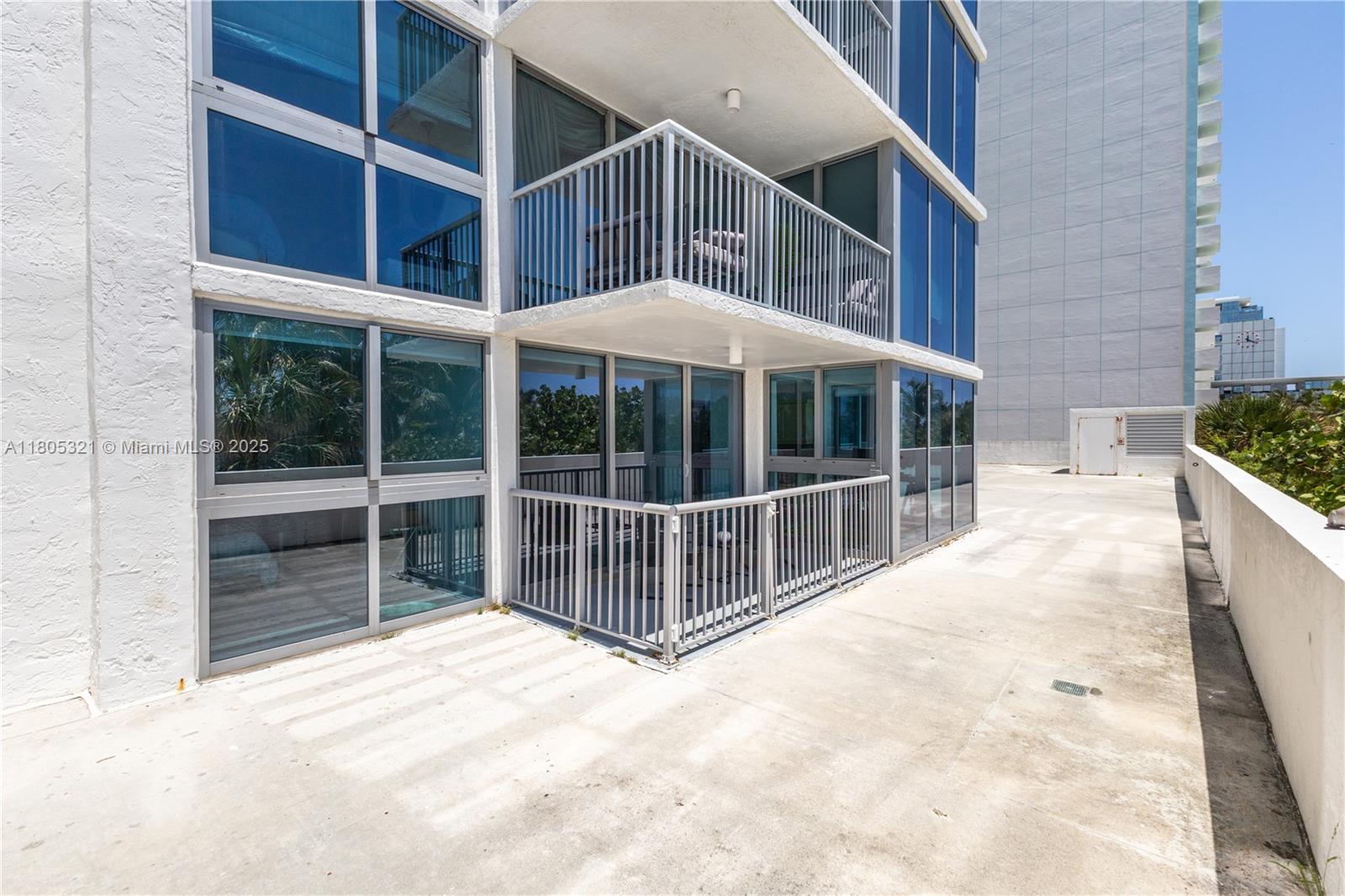 MIRASOL OCEAN TOWERS COND - Residential