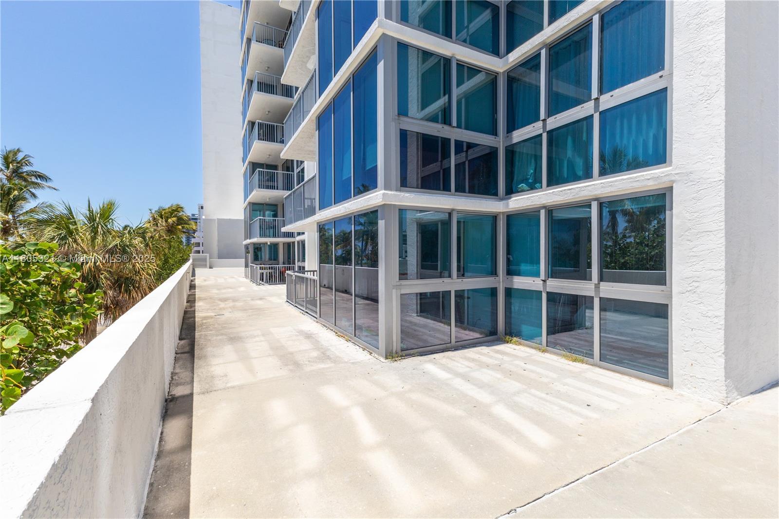 MIRASOL OCEAN TOWERS COND - Residential
