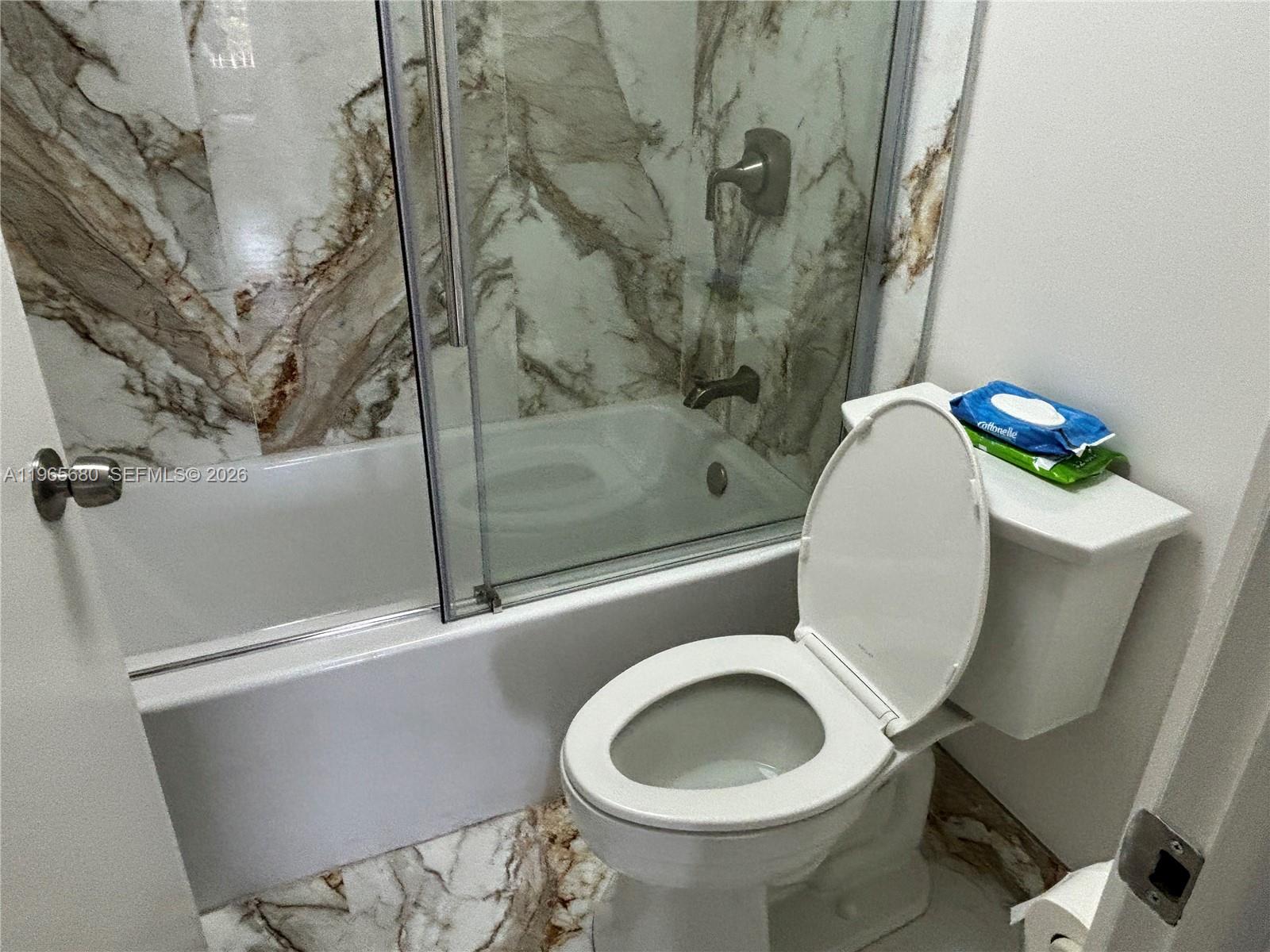 GARDEN LAKE TOWERS CONDO - Residential Lease