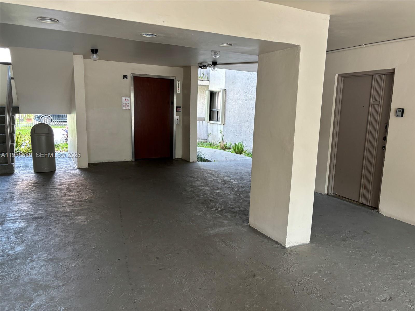 GARDEN LAKE TOWERS CONDO - Residential Lease