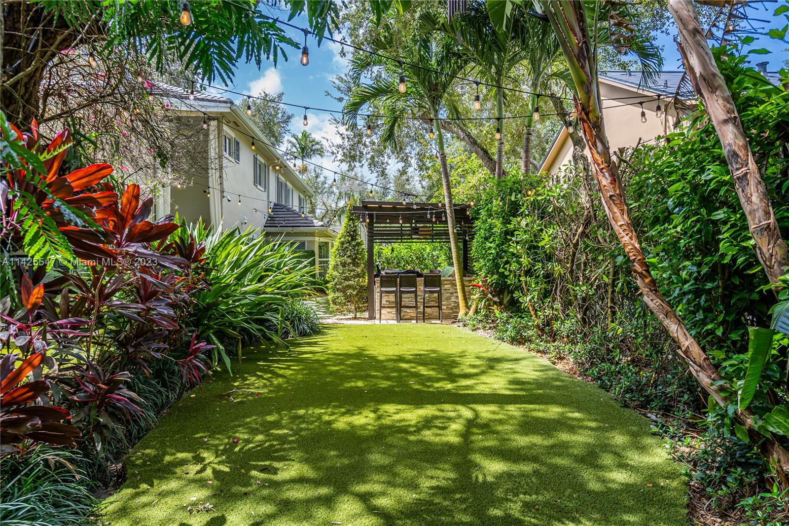 CUTLER OAKS - Residential