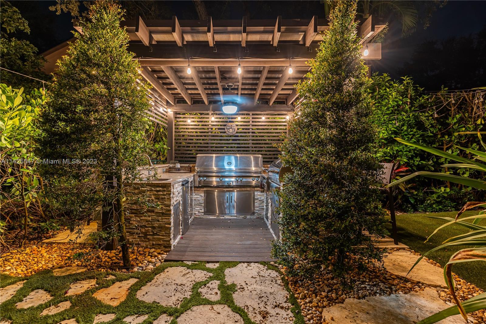 CUTLER OAKS - Residential