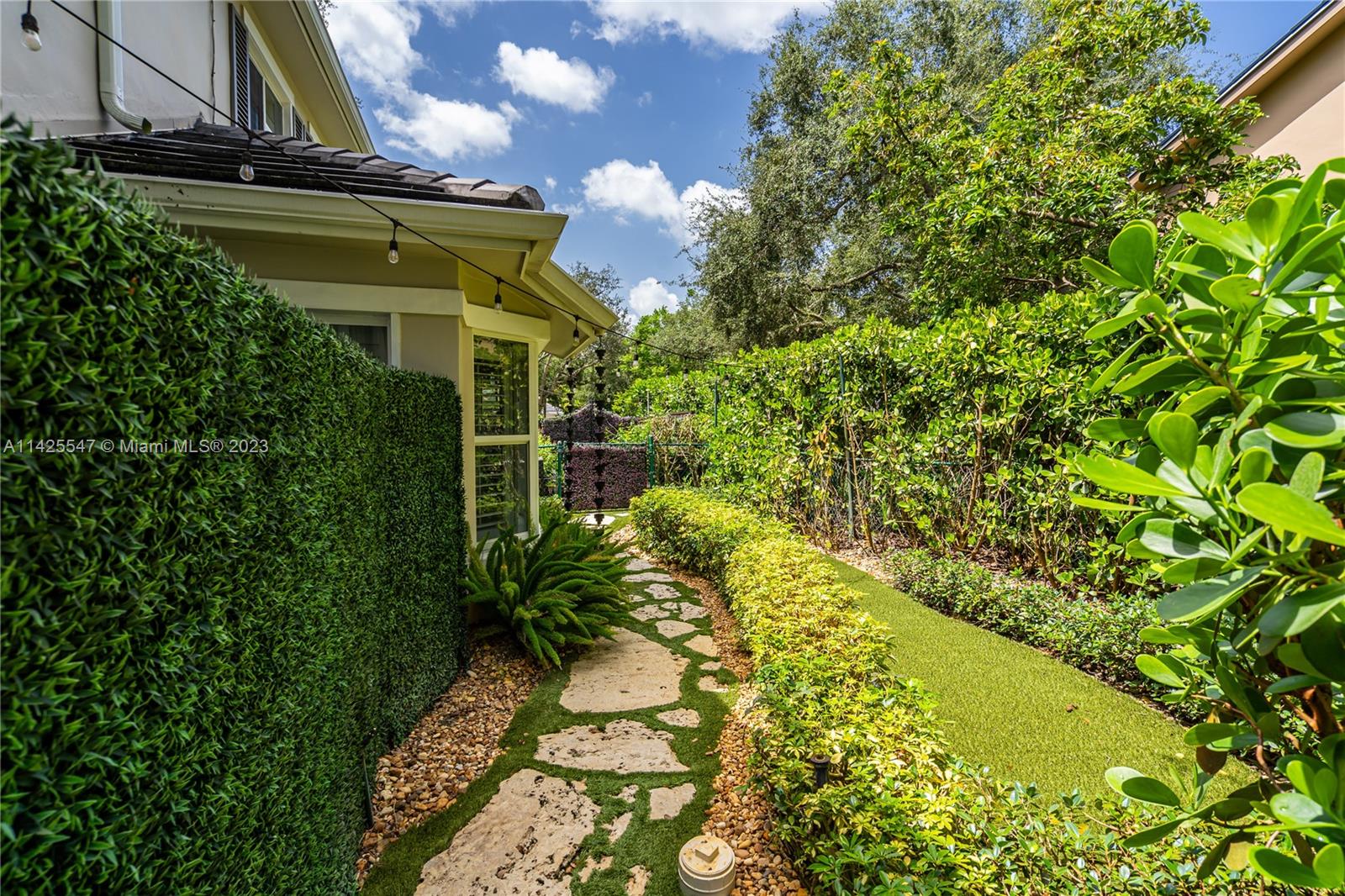 CUTLER OAKS - Residential