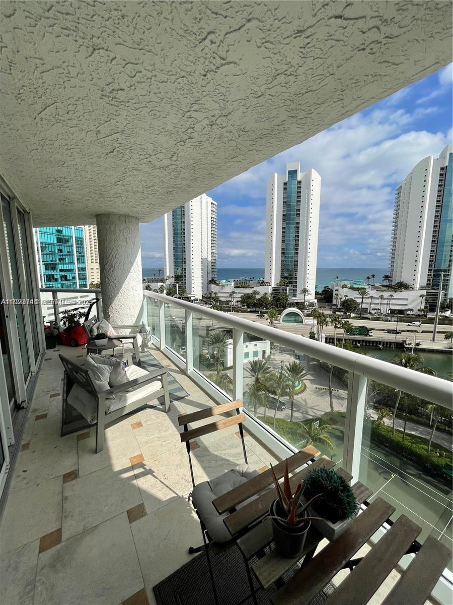 16400 Collins Ave 942, Sunny Isles Beach, FL, 33160/$850,000 4 16400 Collins Ave 942