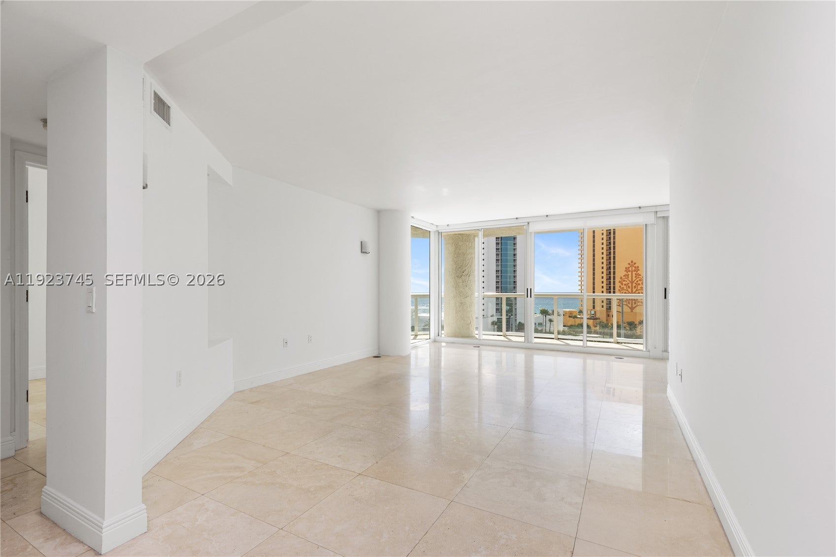 16400 Collins Ave 942