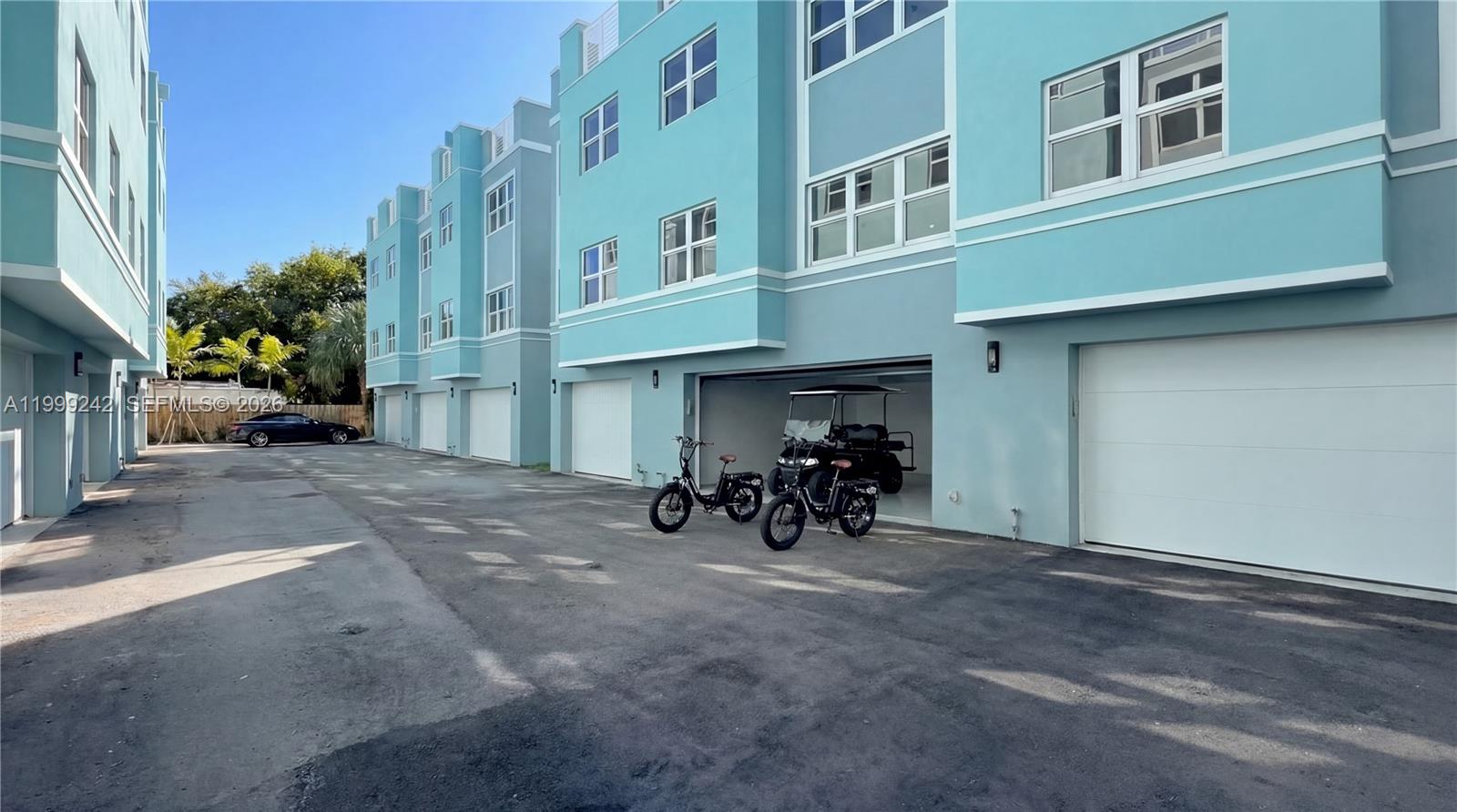 EVERGLADE LAND SALES CO - Residential Lease