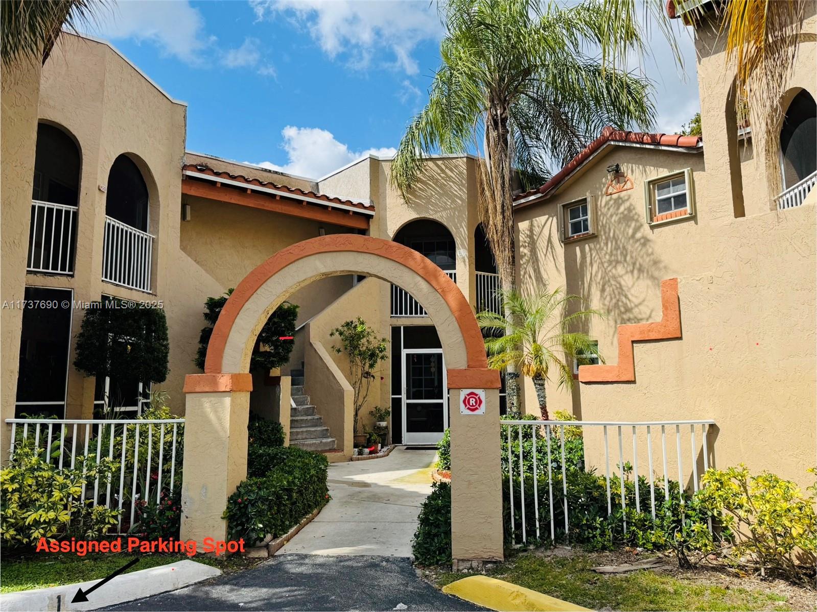 8886 Sw 3rd St 202, Pembroke Pines, Miami-Dade County, Florida - 2 Bedrooms  
2 Bathrooms - 