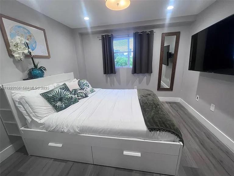 VERONA CONDO - Residential Lease