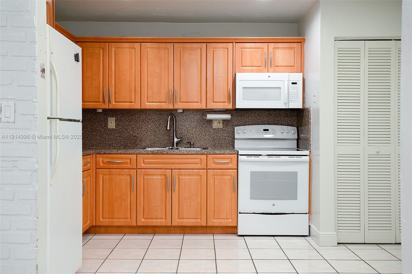 ROYALE GREEN TOWNHOUSE SE - Residential