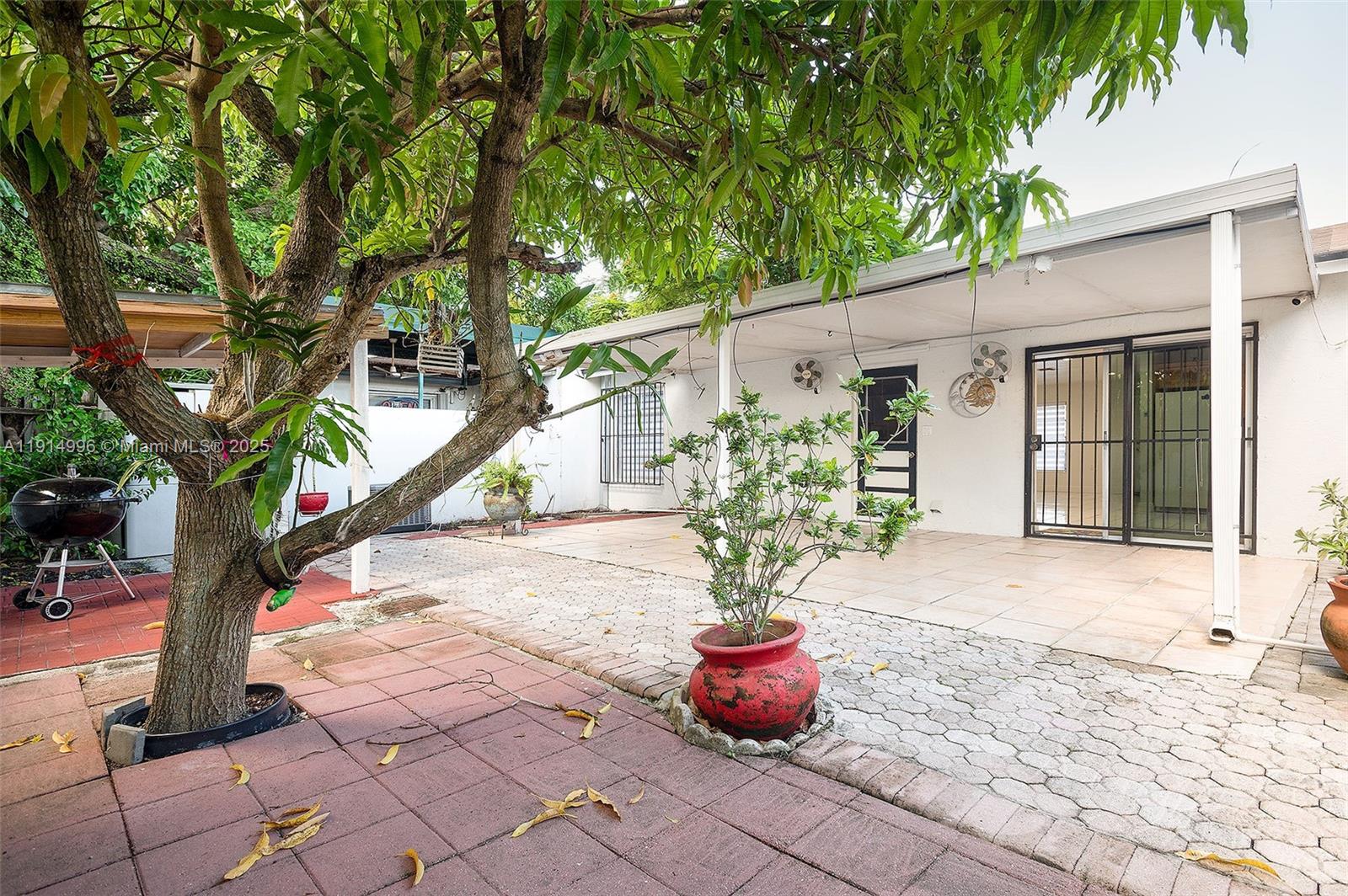 ROYALE GREEN TOWNHOUSE SE - Residential