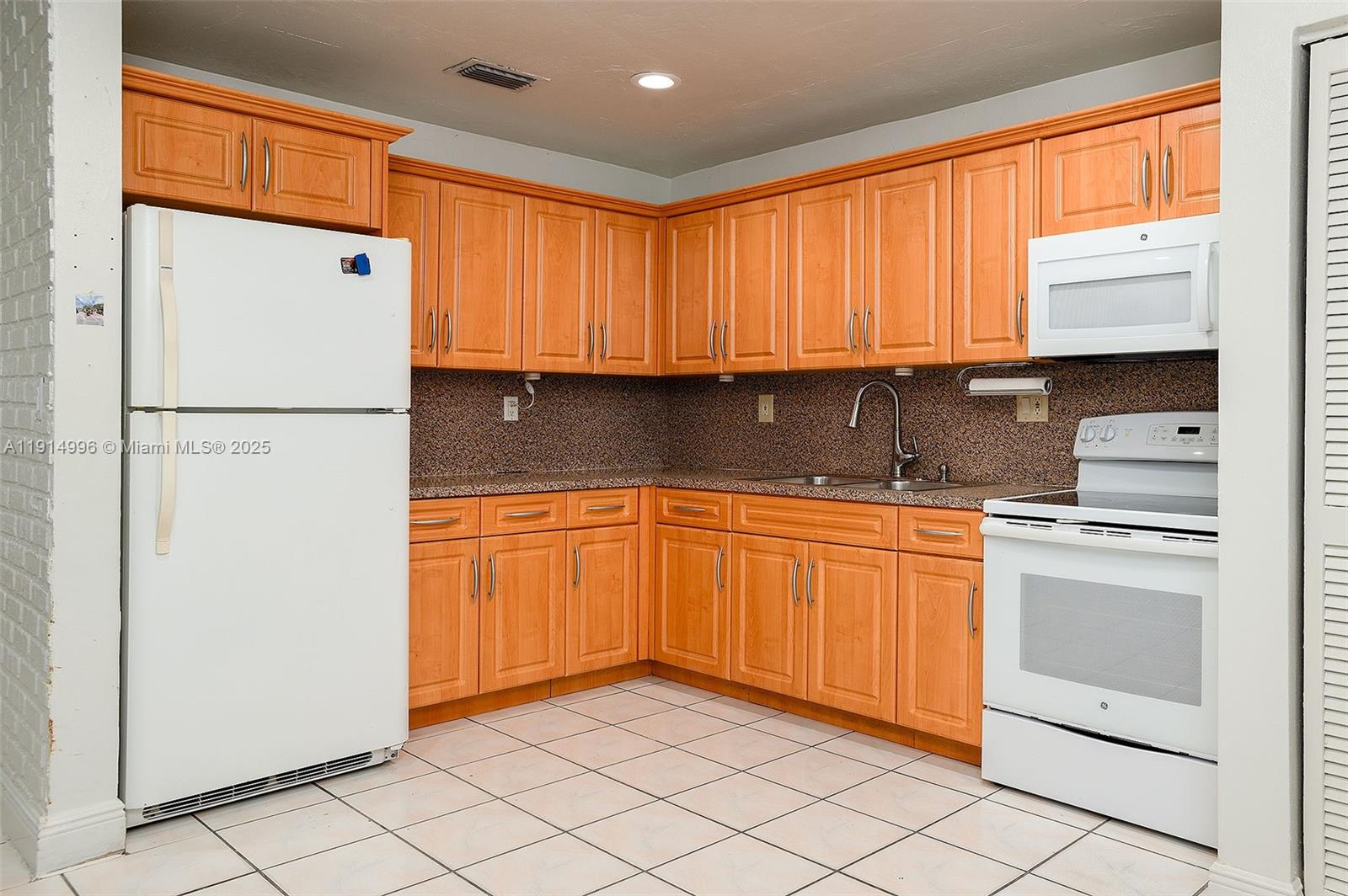 ROYALE GREEN TOWNHOUSE SE - Residential