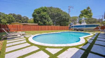 4801 TYLER ST — listing photo 10