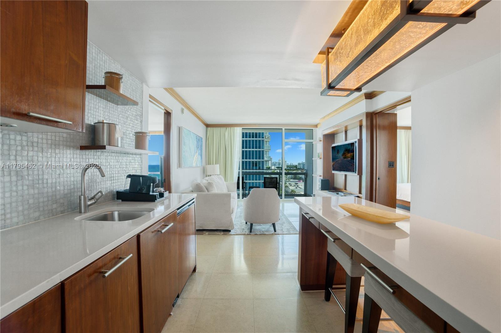 6801 Collins Ave 1014
