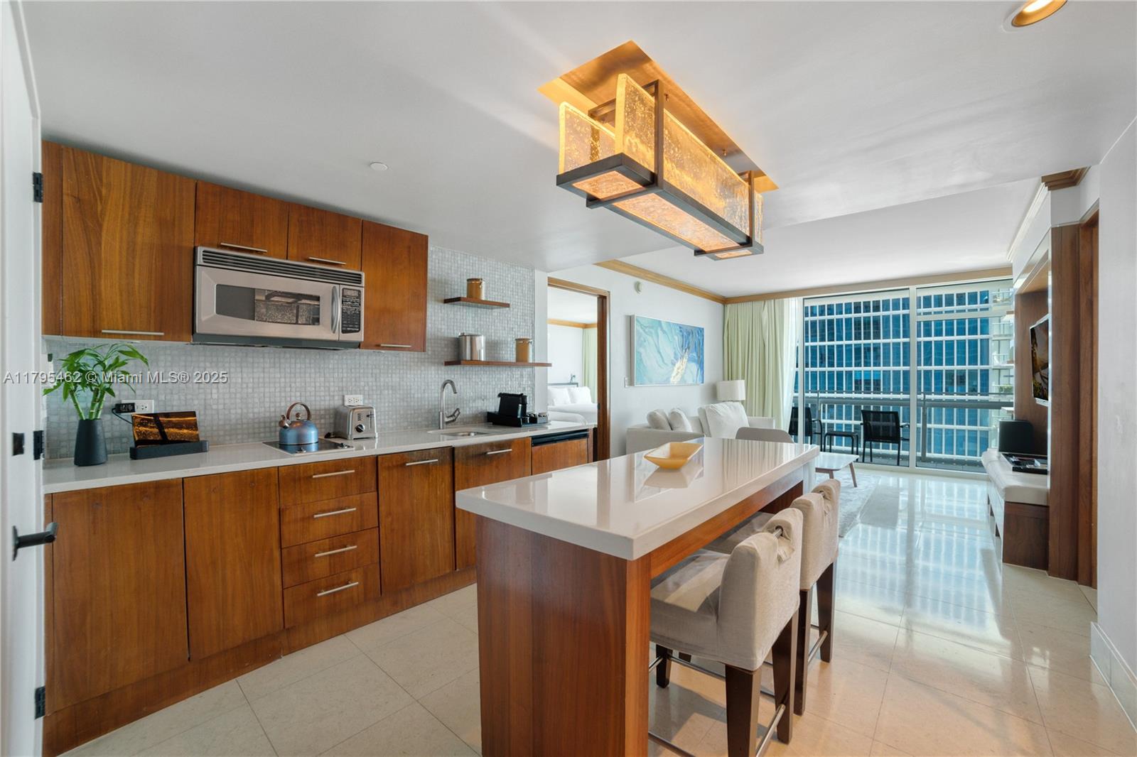 6801 Collins Ave 1014