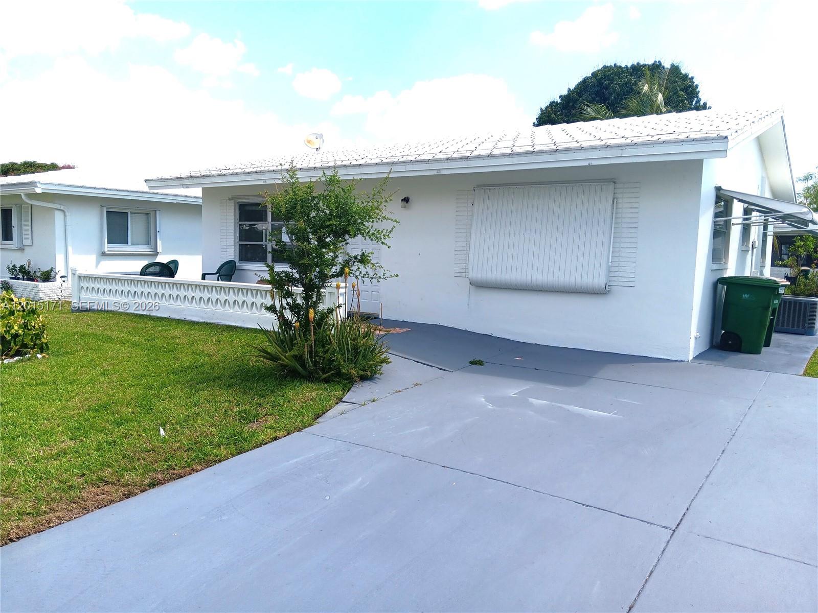 MAINLANDS OF TAMARAC LAKE - Residential Lease