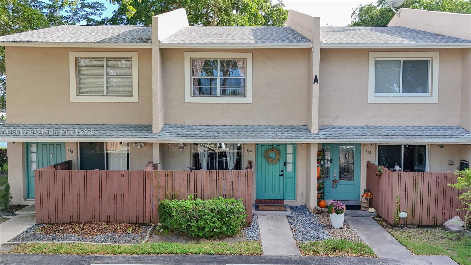 LAKEWOOD EAST SEC 1 - Residential