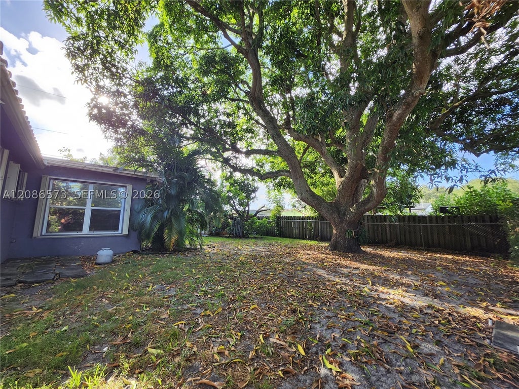 Photo of 6570 Thomas St #-, Hollywood, FL 33024 (MLS # A12086573)