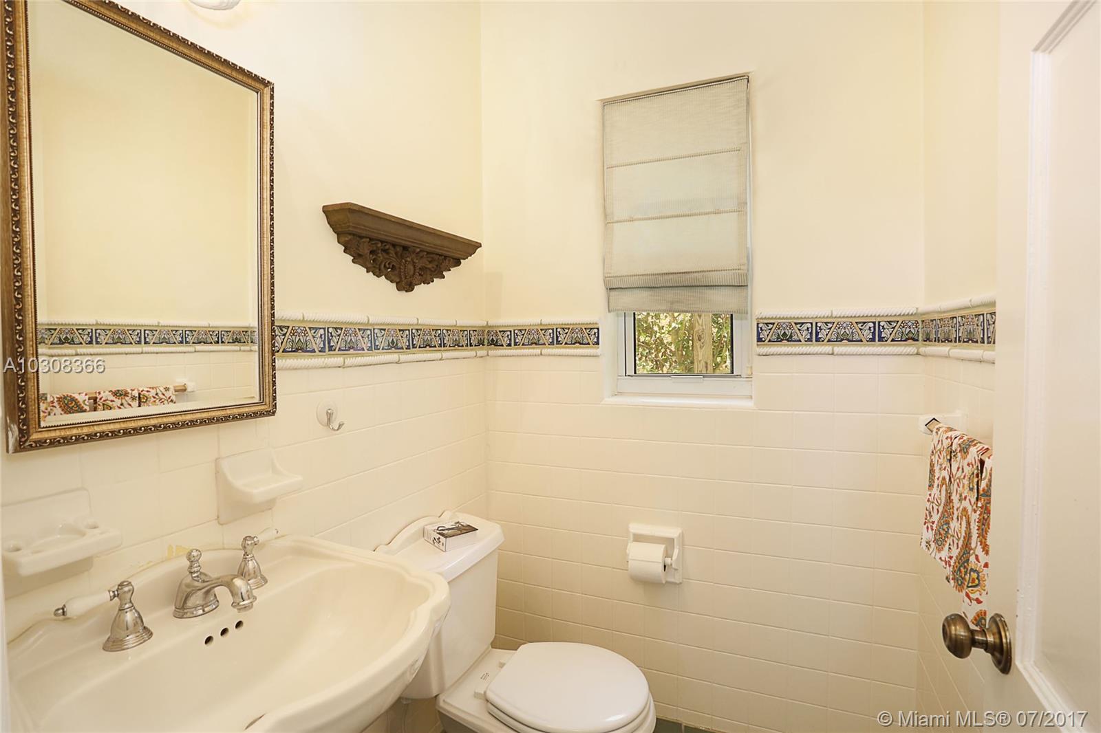 CORAL GABLES COUNTRY CLUB - Residential Lease