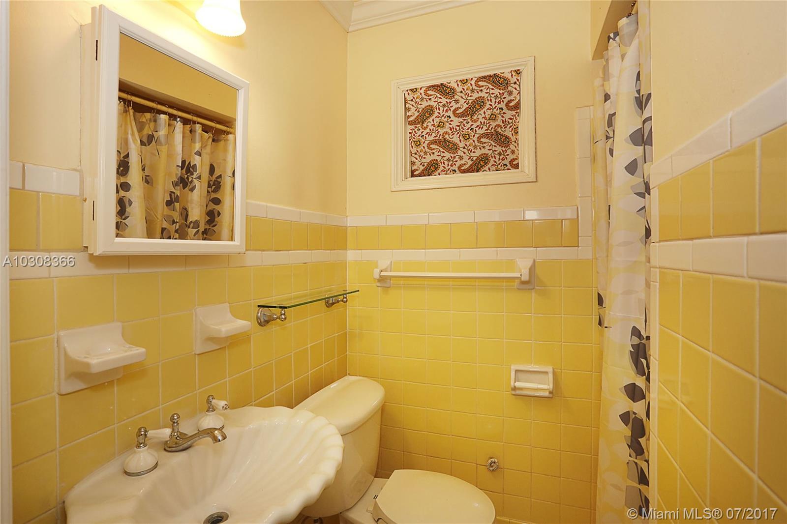 CORAL GABLES COUNTRY CLUB - Residential Lease