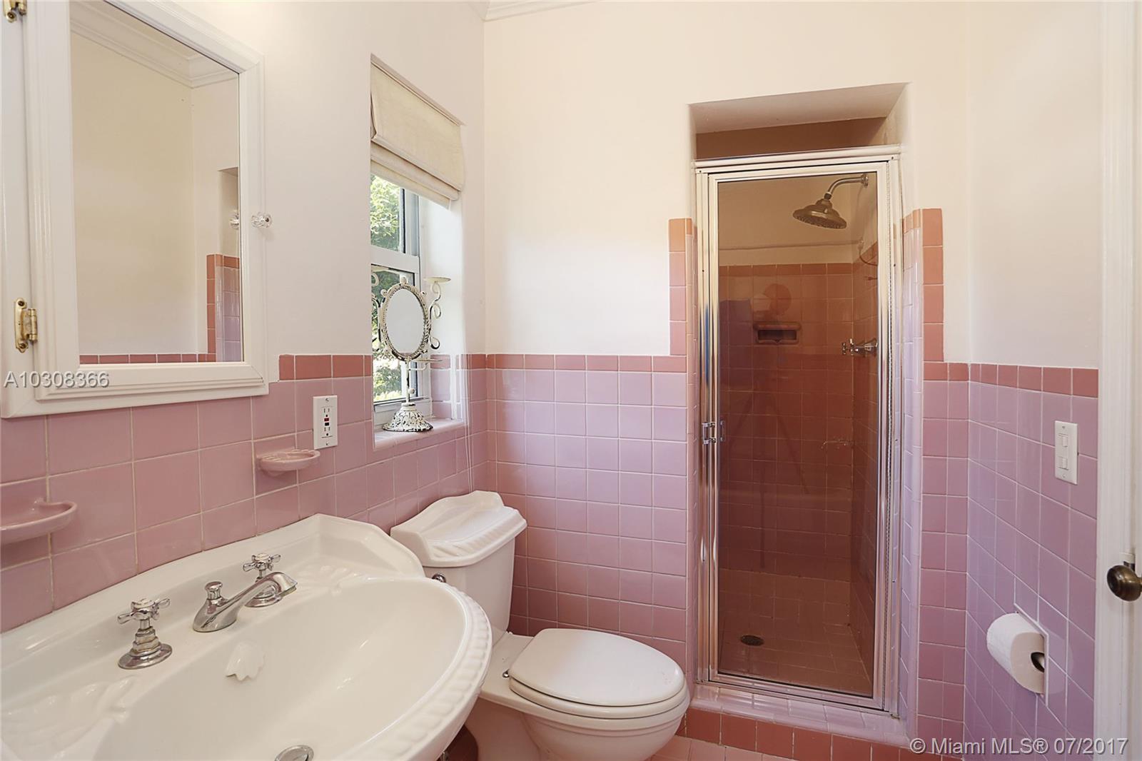 CORAL GABLES COUNTRY CLUB - Residential Lease