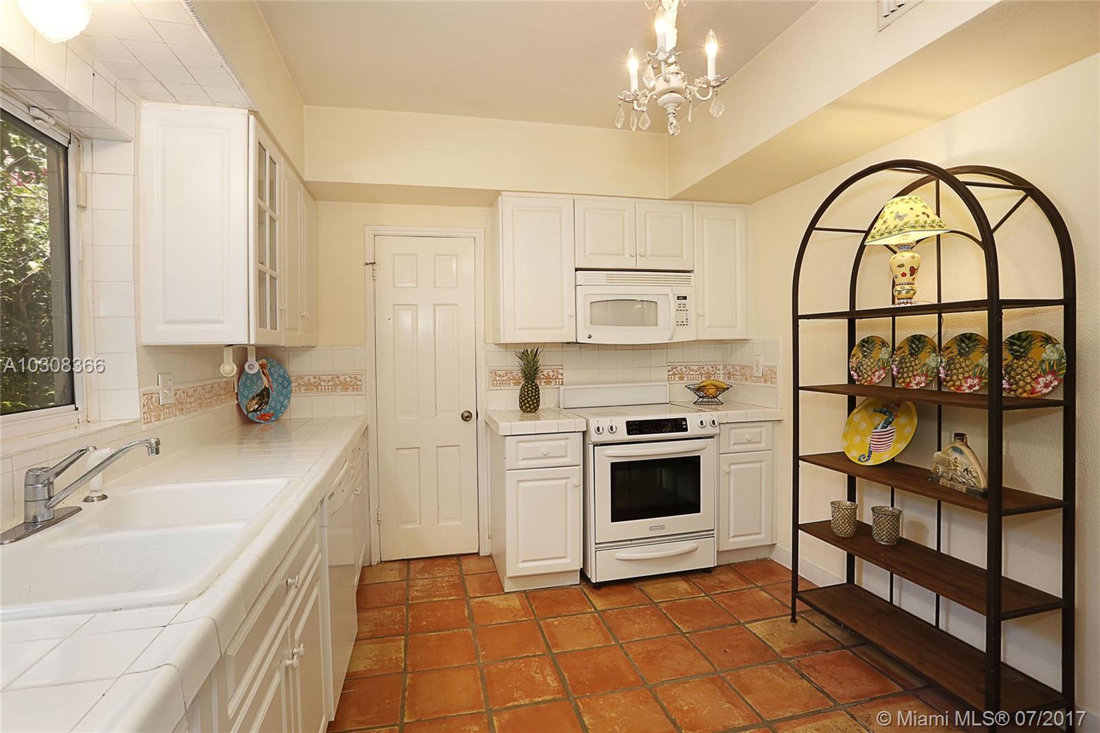 CORAL GABLES COUNTRY CLUB - Residential Lease