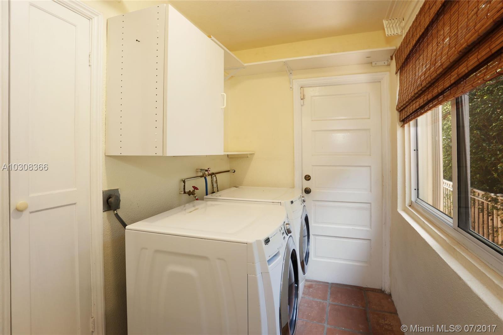 CORAL GABLES COUNTRY CLUB - Residential Lease