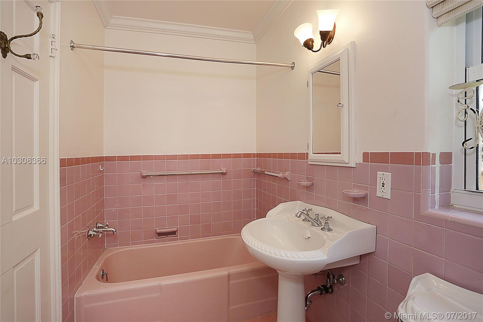 CORAL GABLES COUNTRY CLUB - Residential Lease