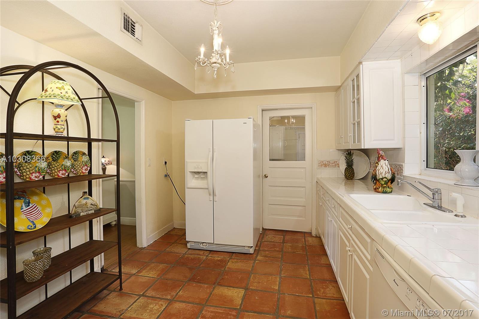 CORAL GABLES COUNTRY CLUB - Residential Lease