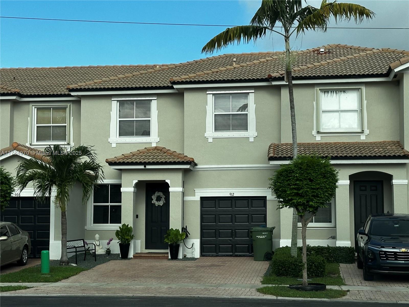1074 Ne 41st Pl, Homestead, Miami-Dade County, Florida - 3 Bedrooms  
3 Bathrooms - 