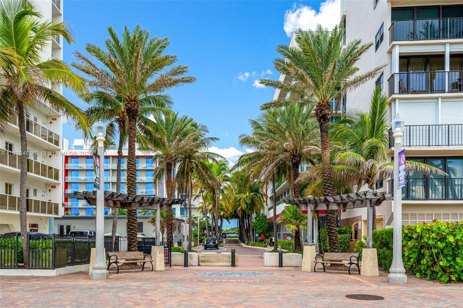 COSTA HOLLYWOOD CONDO - Residential