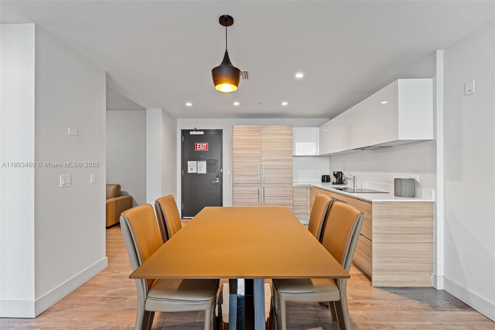 COSTA HOLLYWOOD CONDO - Residential