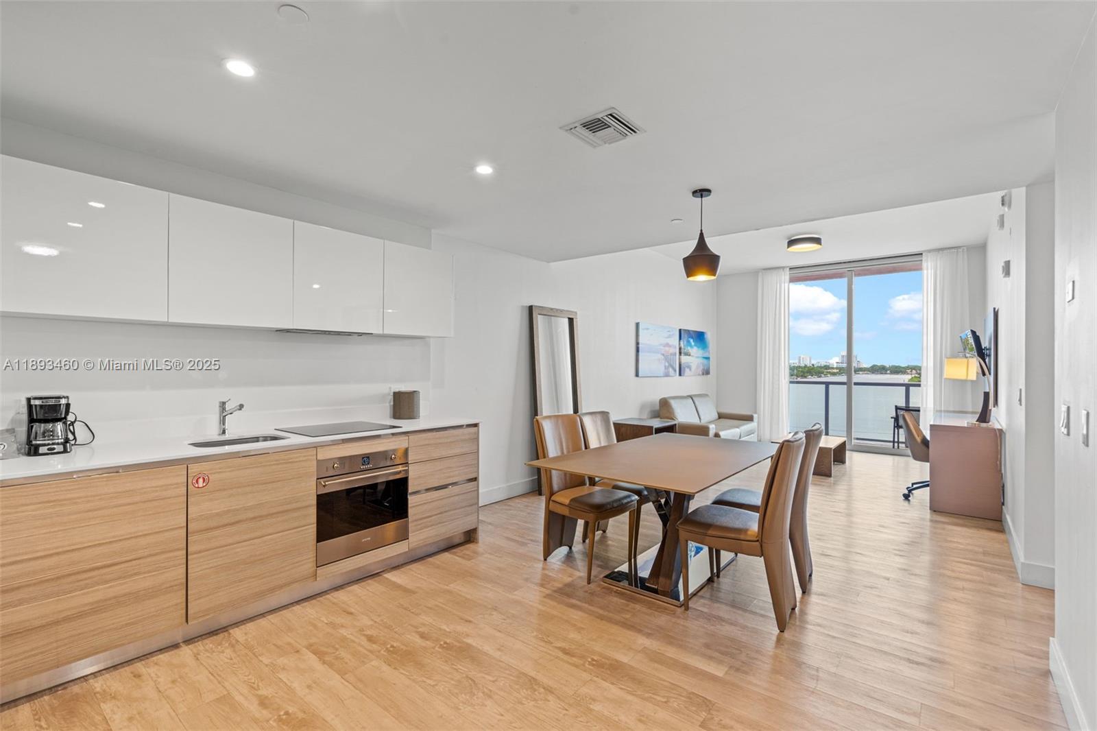 COSTA HOLLYWOOD CONDO - Residential