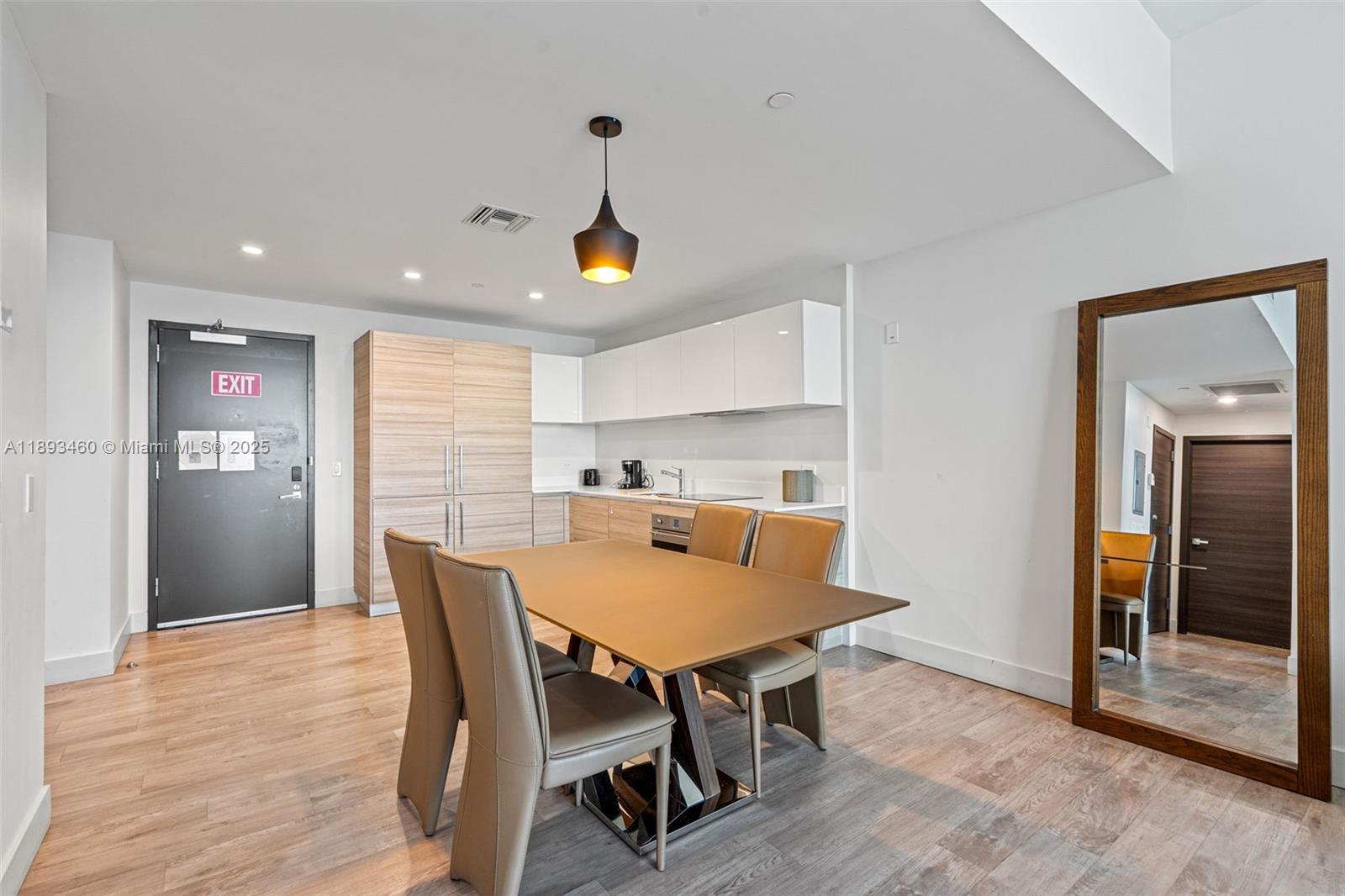 COSTA HOLLYWOOD CONDO - Residential