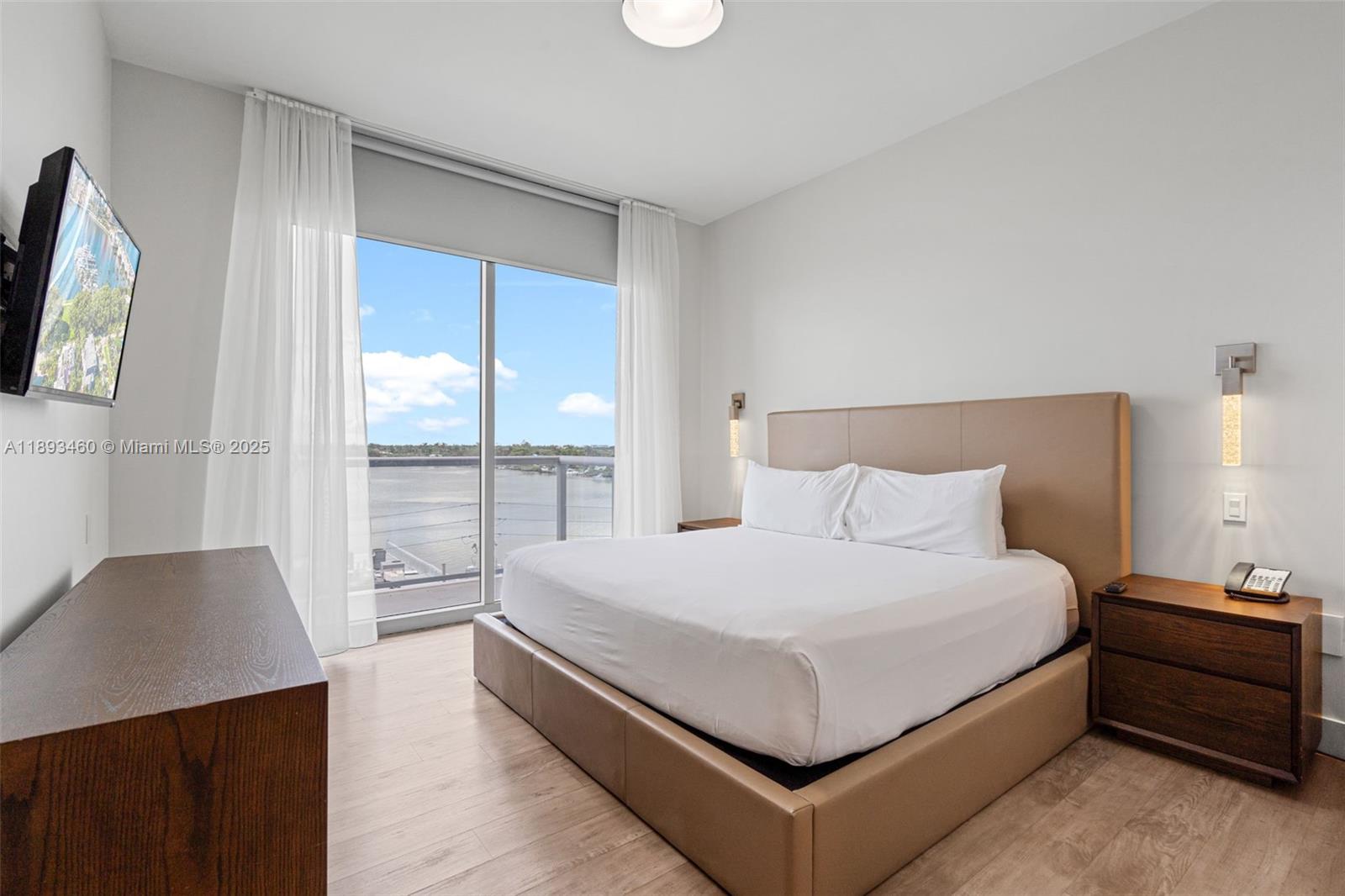 COSTA HOLLYWOOD CONDO - Residential